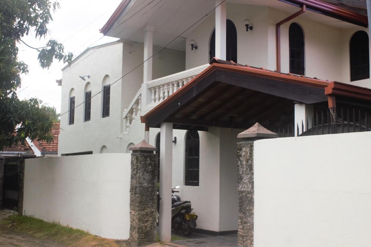 Airport Gateway Residence Negombo Extérieur photo