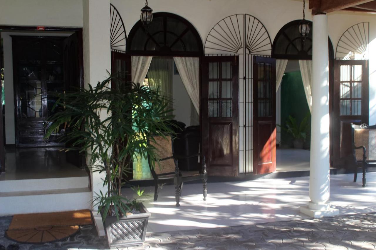 Airport Gateway Residence Negombo Extérieur photo